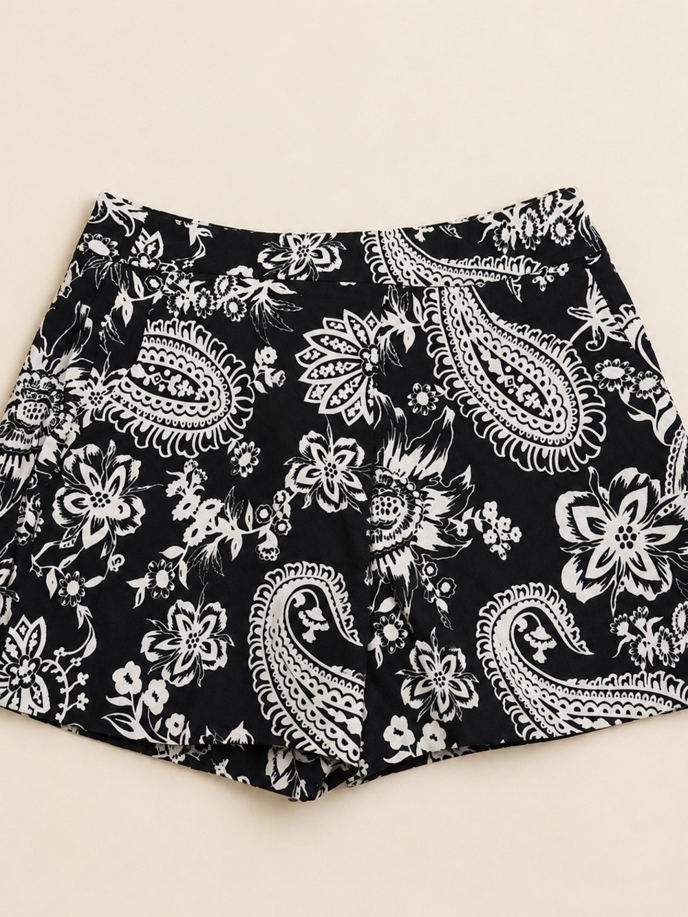 Zara Black & White Paisley High-Waist Women’s Shorts
